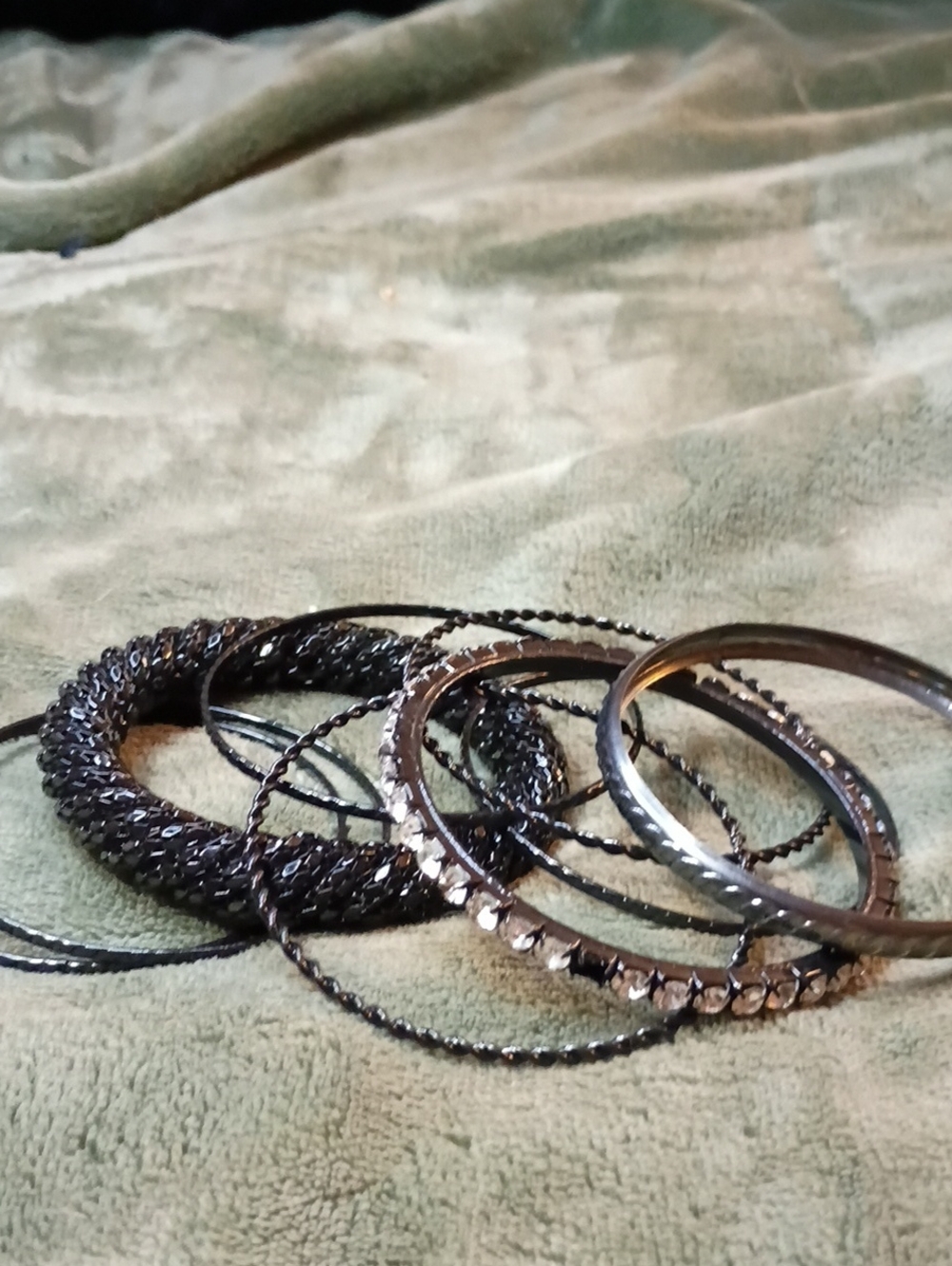 Source Unknown Black Rhinestone Stackable Bangle Bracelet Set